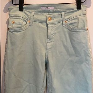 Cropped/ankle colored jean